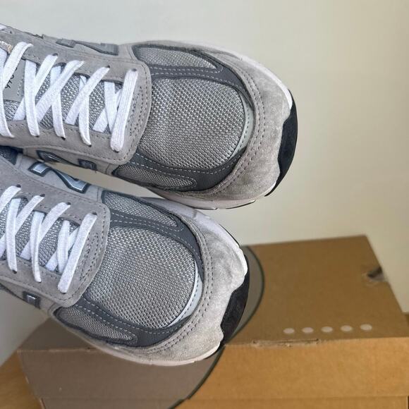 New Balance 990 V5 Grey/White Men Running Sneakers- SZ 11 D main image 5